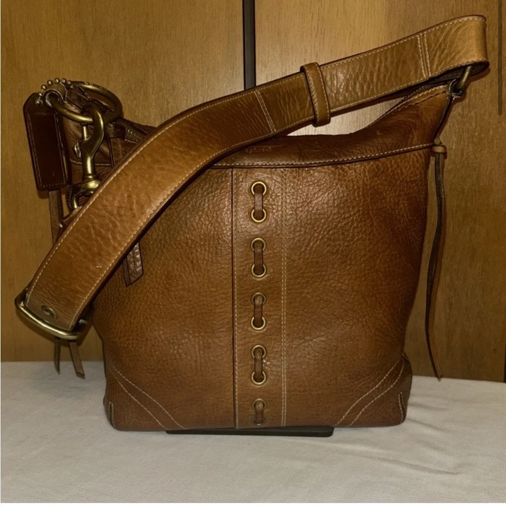 Coach Chelsea Leather Lace Crossbody EUC - Picture 3 of 5